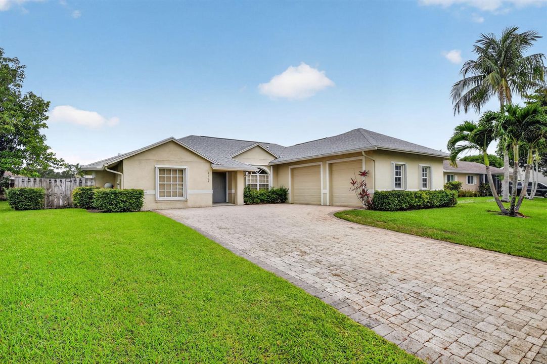 Oversized Side Enrty Garage