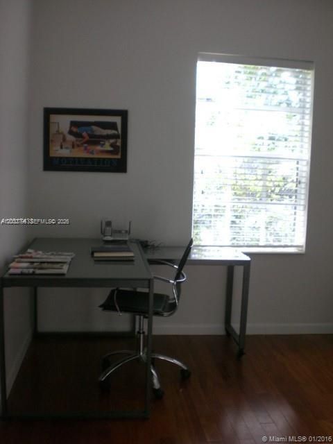 For Rent: $2,000 (2 beds, 1 baths, 610 Square Feet)