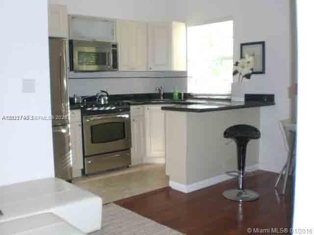 For Rent: $2,000 (2 beds, 1 baths, 610 Square Feet)
