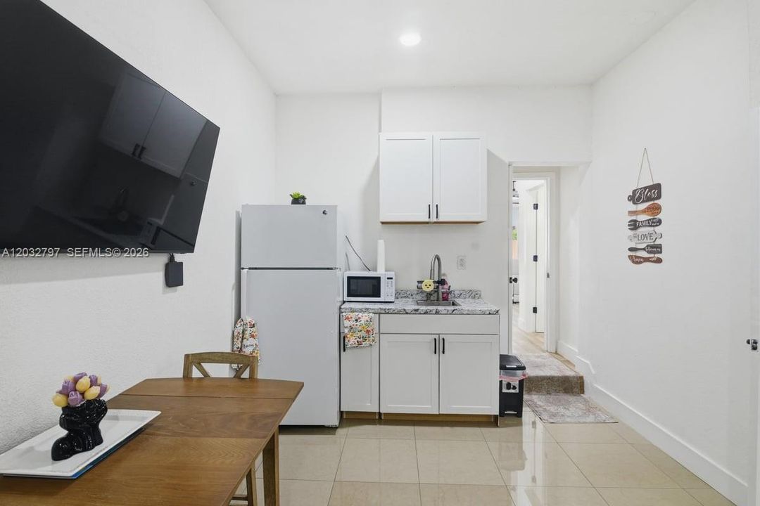 En Venta: $659,900 (6 camas, 4 baños, 2440 Pies cuadrados)