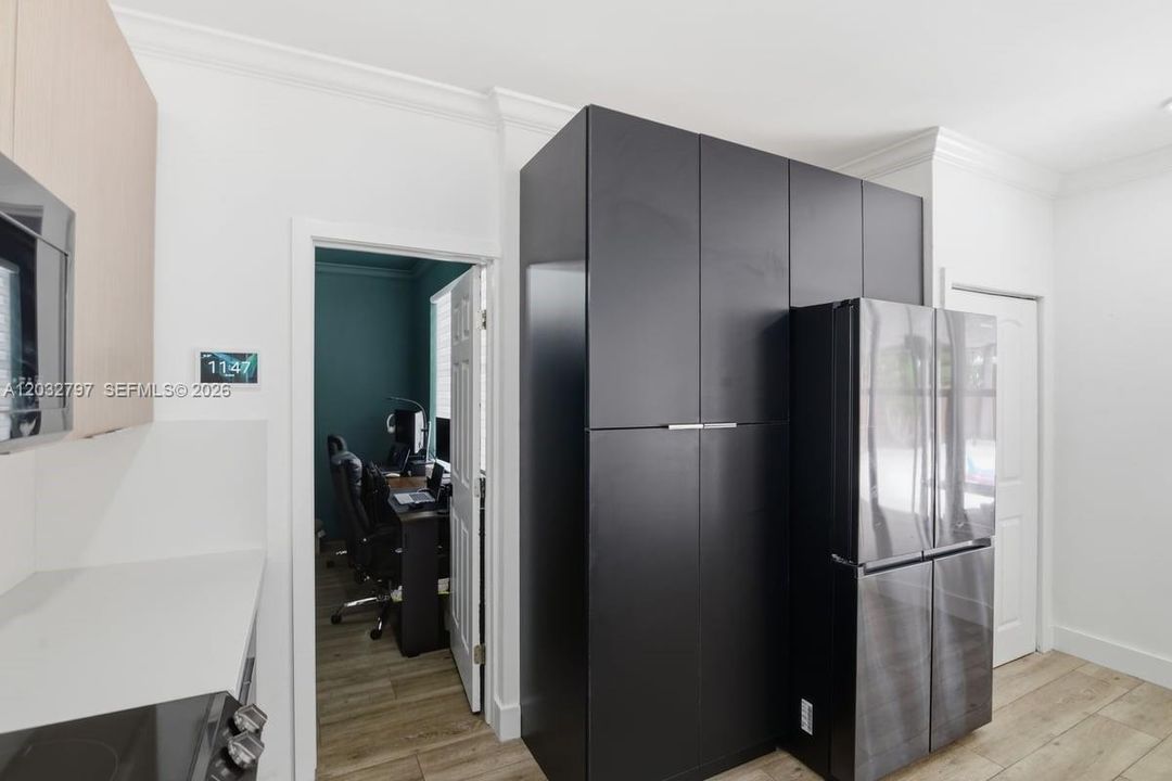 En Venta: $659,900 (6 camas, 4 baños, 2440 Pies cuadrados)