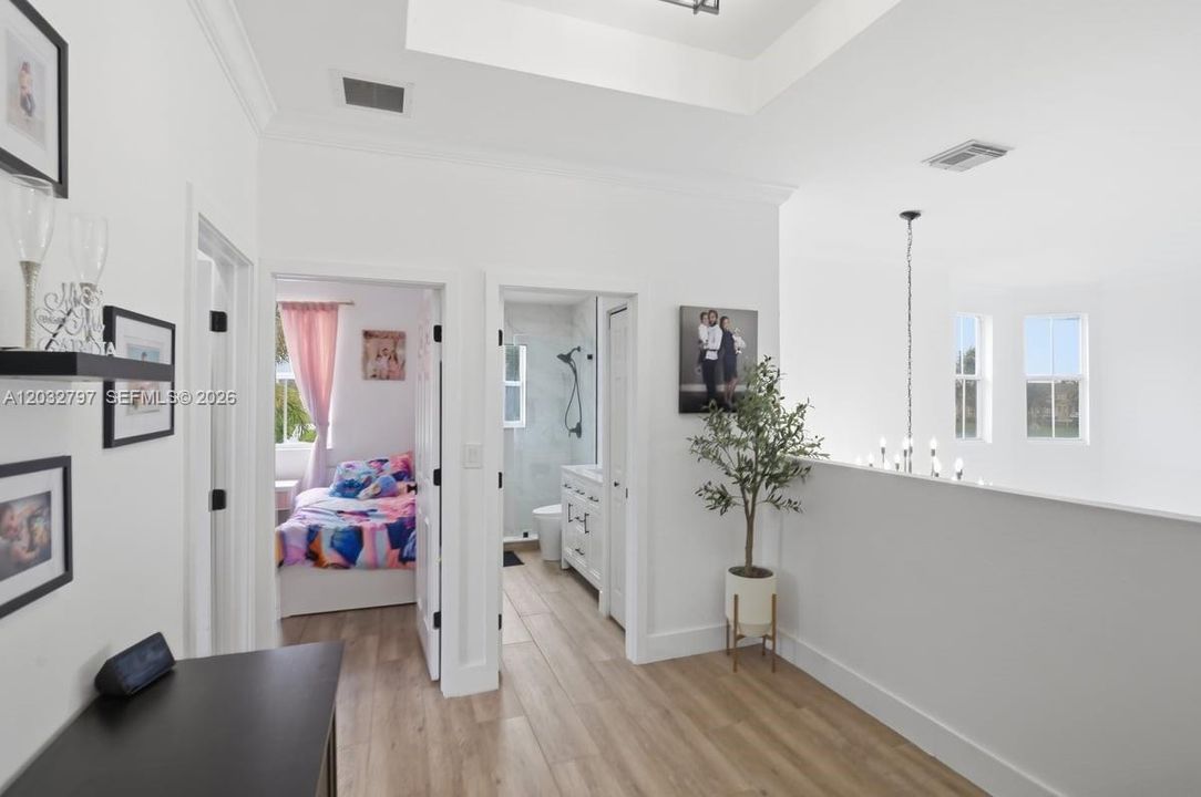 En Venta: $659,900 (6 camas, 4 baños, 2440 Pies cuadrados)