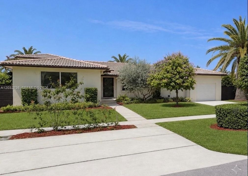 For Sale: $1,600,000 (3 beds, 2 baths, 1515 Square Feet)