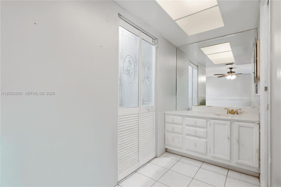 En Venta: $629,000 (3 camas, 2 baños, 1724 Pies cuadrados)