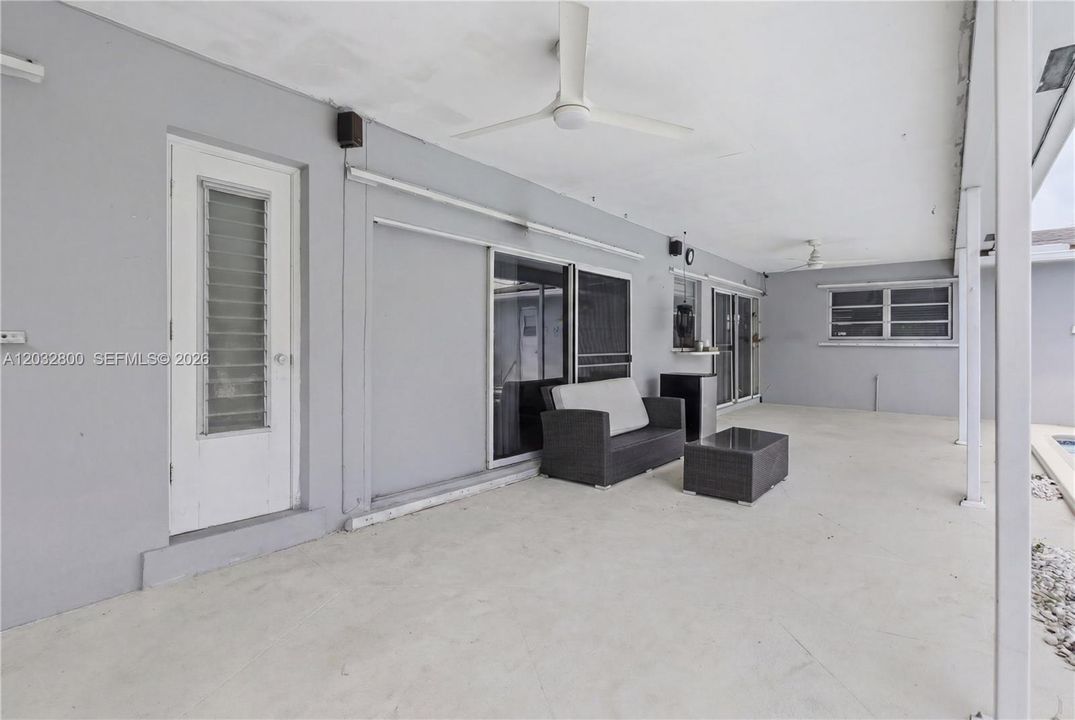 En Venta: $629,000 (3 camas, 2 baños, 1724 Pies cuadrados)