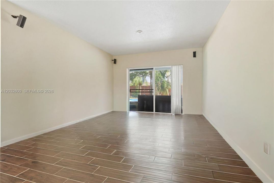 En Venta: $629,000 (3 camas, 2 baños, 1724 Pies cuadrados)