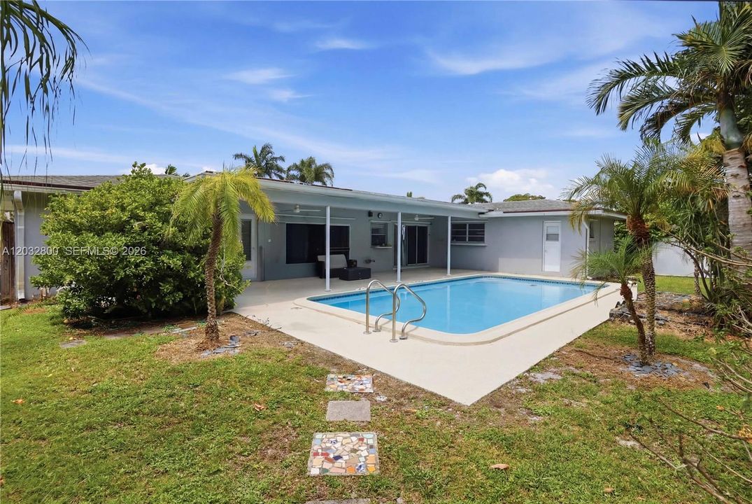 En Venta: $629,000 (3 camas, 2 baños, 1724 Pies cuadrados)
