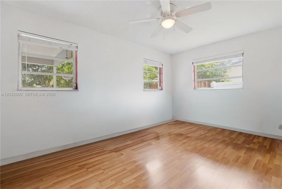 En Venta: $629,000 (3 camas, 2 baños, 1724 Pies cuadrados)