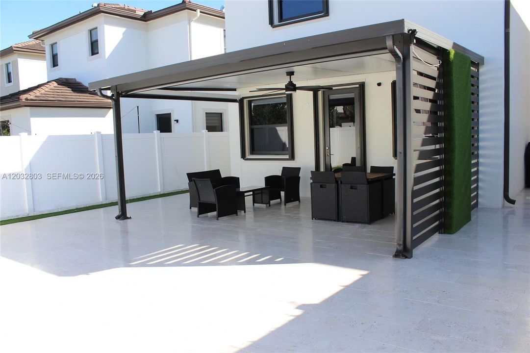 For Sale: $755,000 (4 beds, 2 baths, 1990 Square Feet)