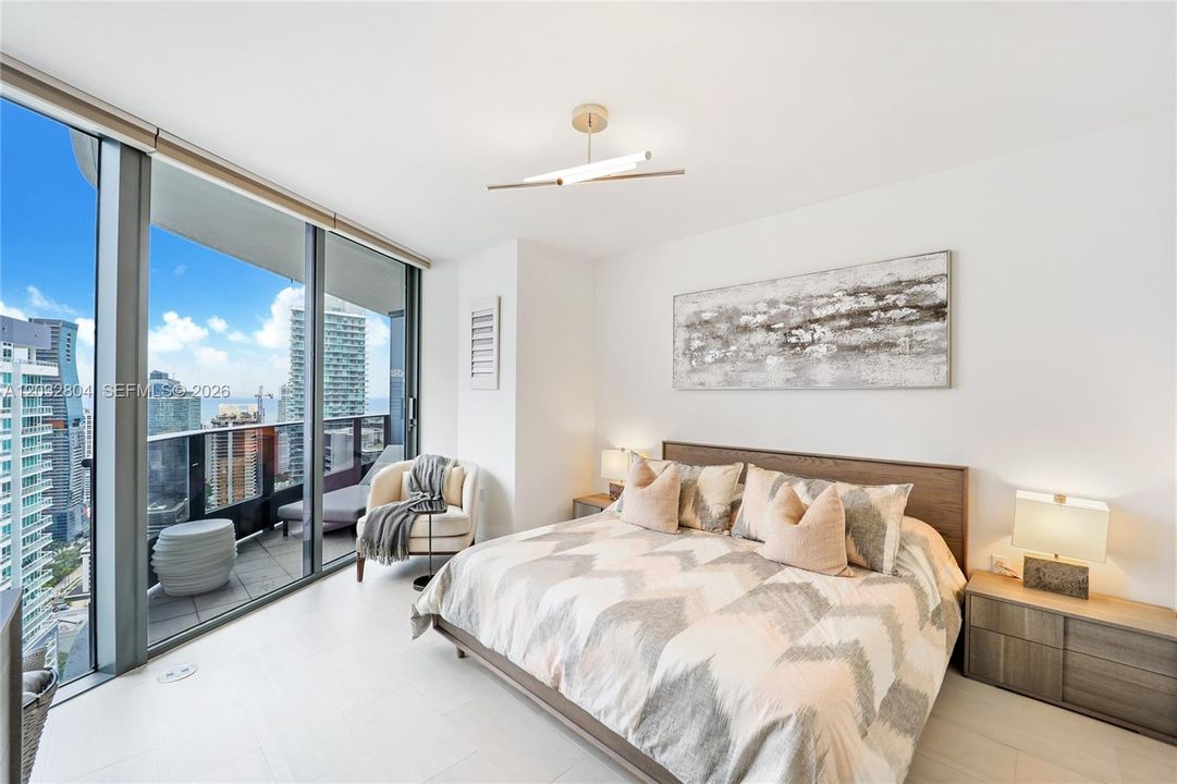 For Sale: $1,580,000 (2 beds, 2 baths, 1286 Square Feet)