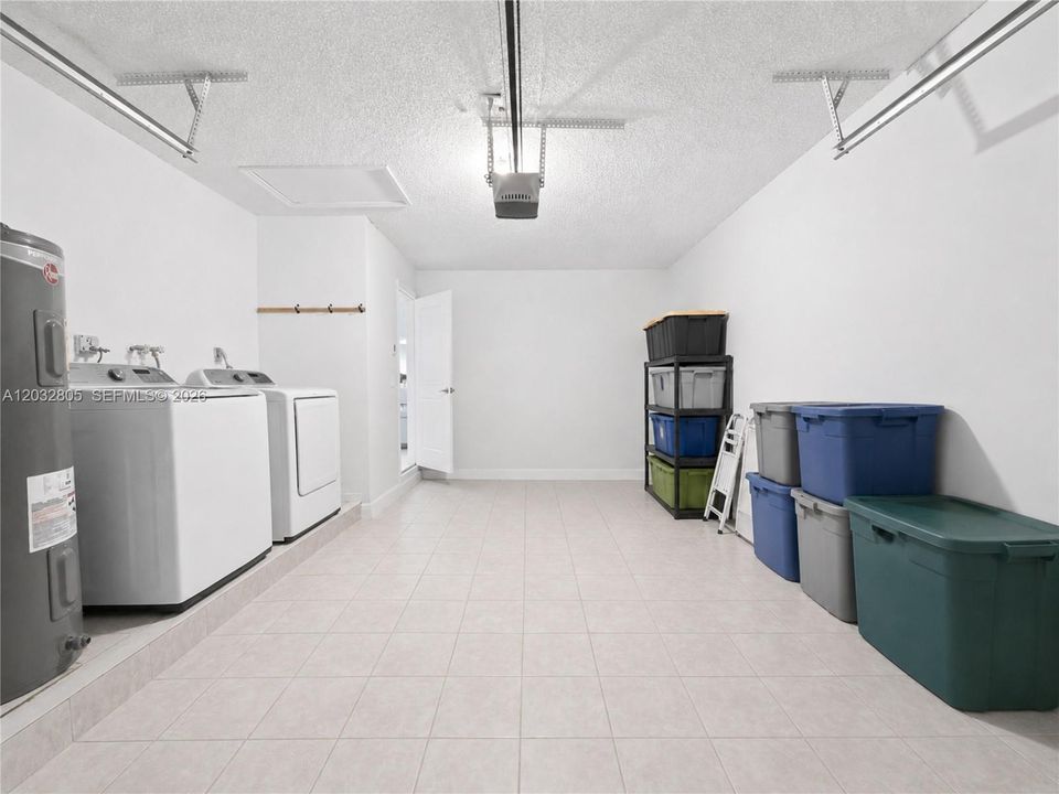 For Sale: $625,000 (2 beds, 2 baths, 1175 Square Feet)