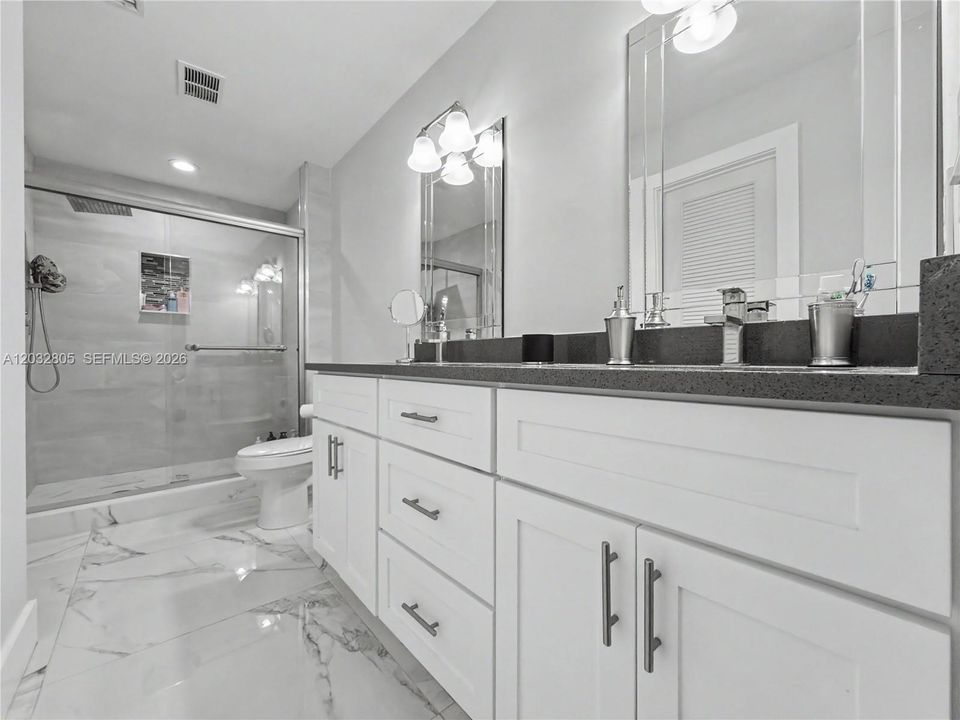 For Sale: $625,000 (2 beds, 2 baths, 1175 Square Feet)