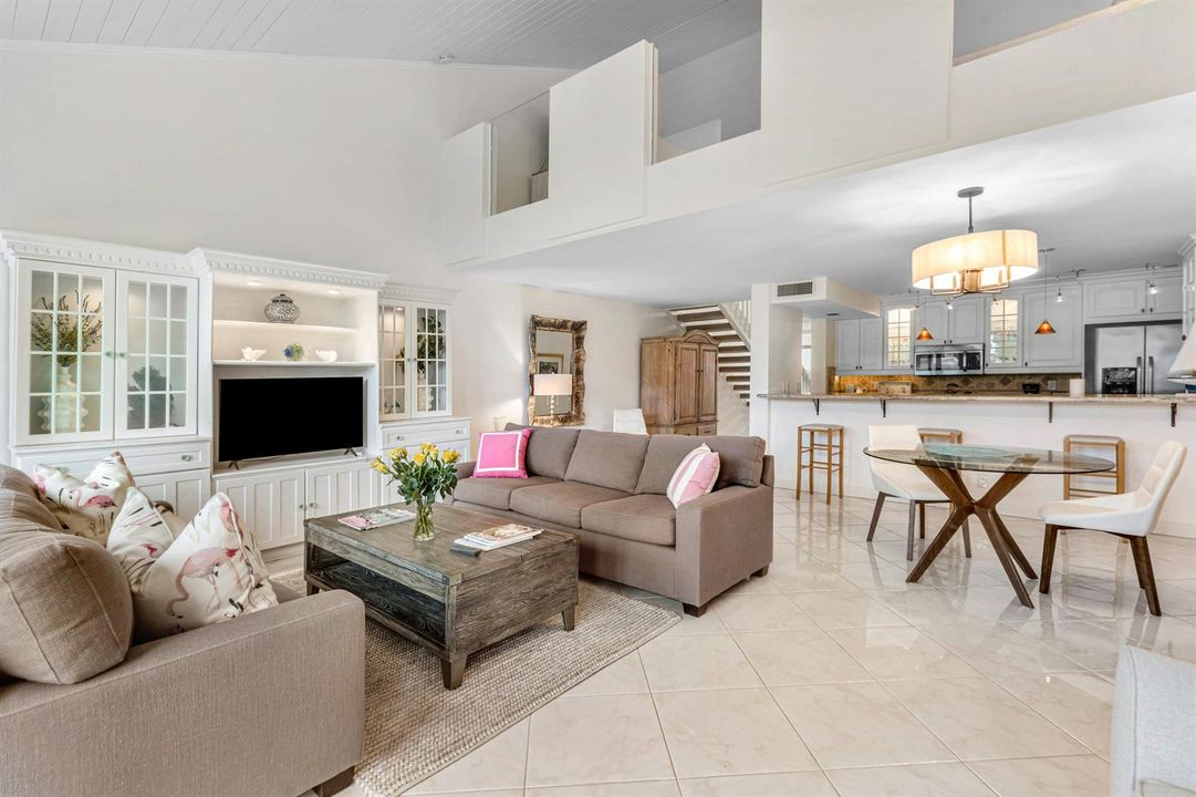 014-301OldMeadowWay-PalmBeachGardens-FL-