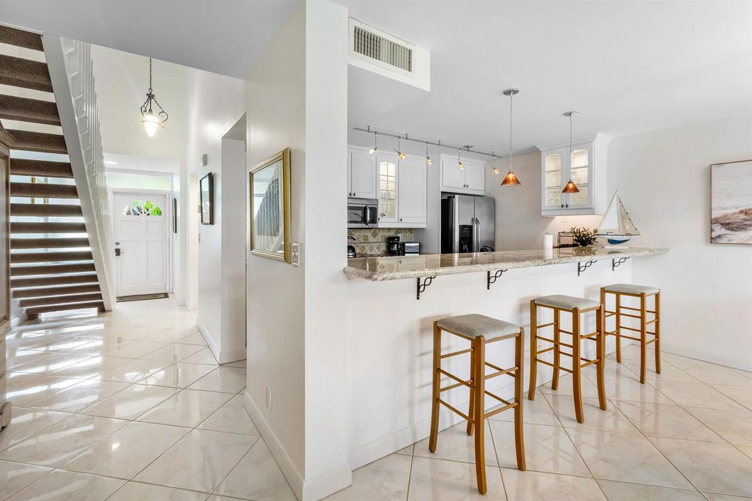 011-301OldMeadowWay-PalmBeachGardens-FL-