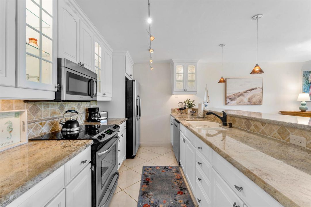 009-301OldMeadowWay-PalmBeachGardens-FL-