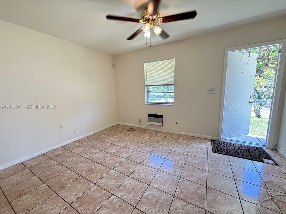 For Rent: $1,500 (1 beds, 1 baths, 5458 Square Feet)