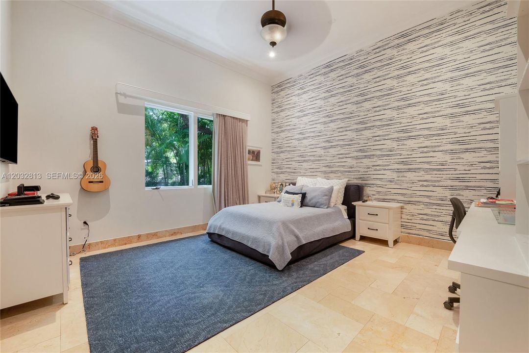 For Rent: $33,500 (6 beds, 6 baths, 7646 Square Feet)