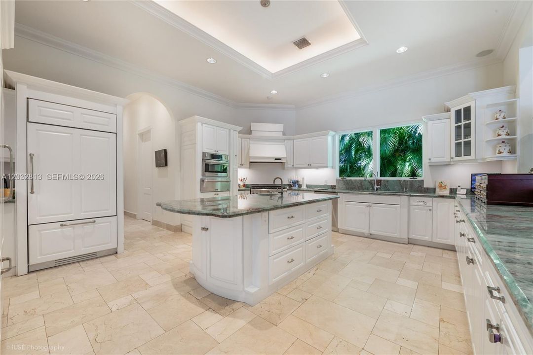 For Rent: $33,500 (6 beds, 6 baths, 7646 Square Feet)
