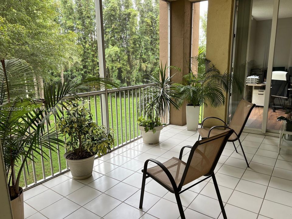 For Rent: $2,950 (2 beds, 2 baths, 1230 Square Feet)