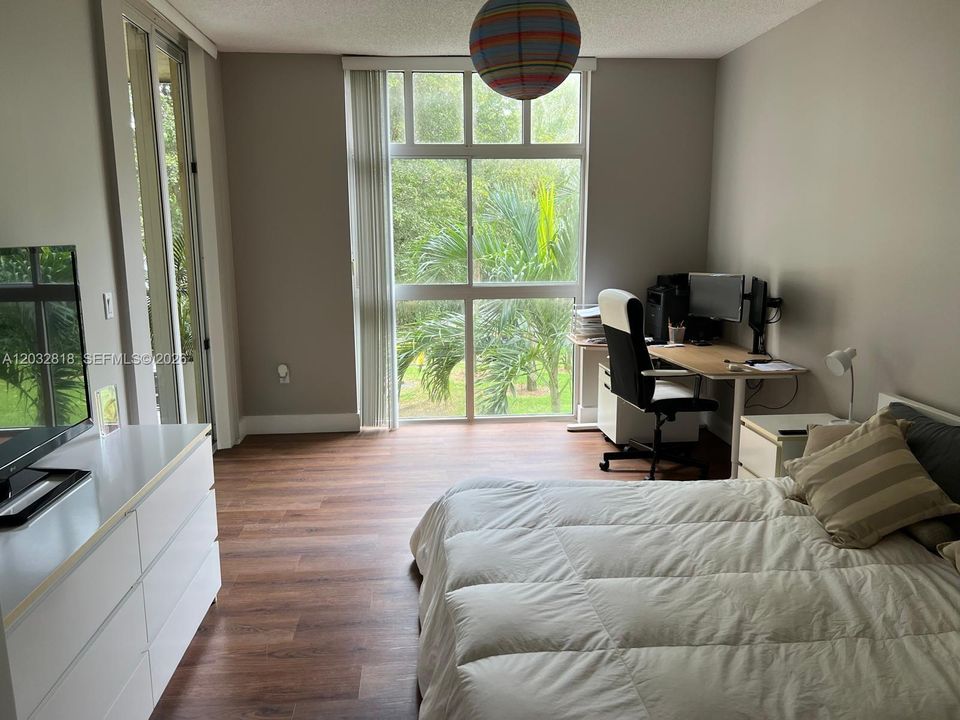 For Rent: $2,950 (2 beds, 2 baths, 1230 Square Feet)