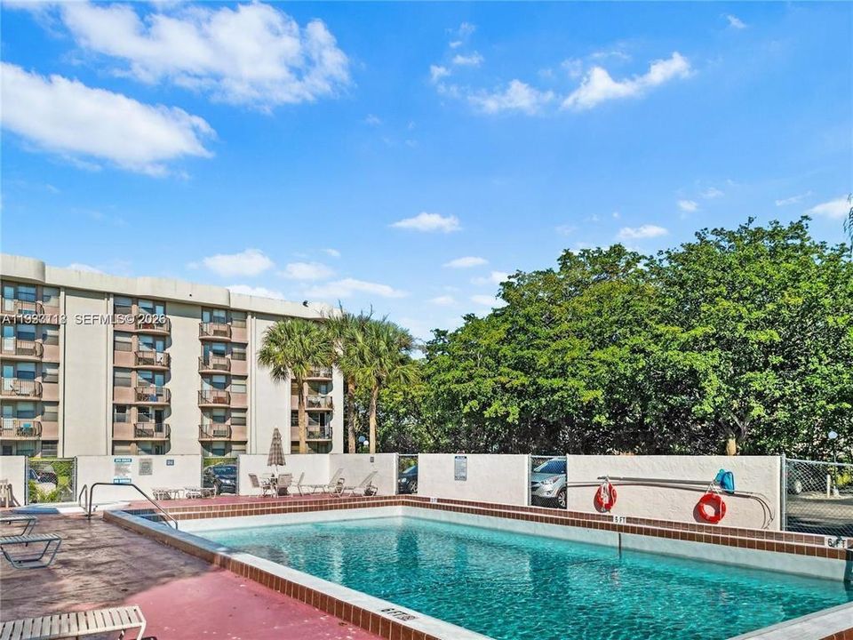 2701 RIVERSIDE 516B. POOL