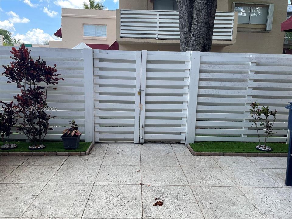 For Sale: $475,000 (3 beds, 2 baths, 1592 Square Feet)