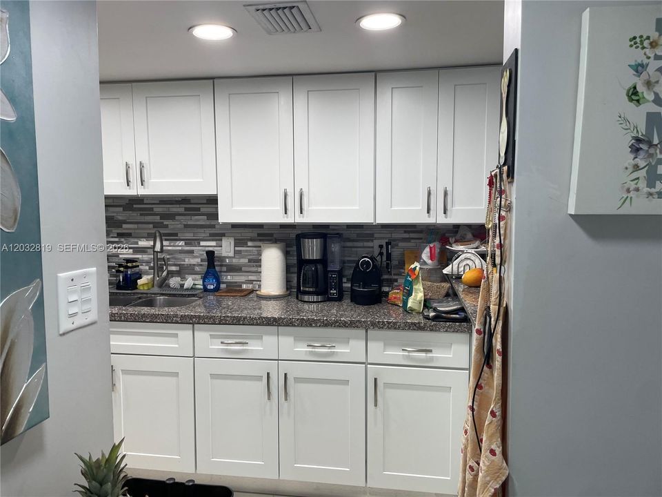 For Sale: $475,000 (3 beds, 2 baths, 1592 Square Feet)
