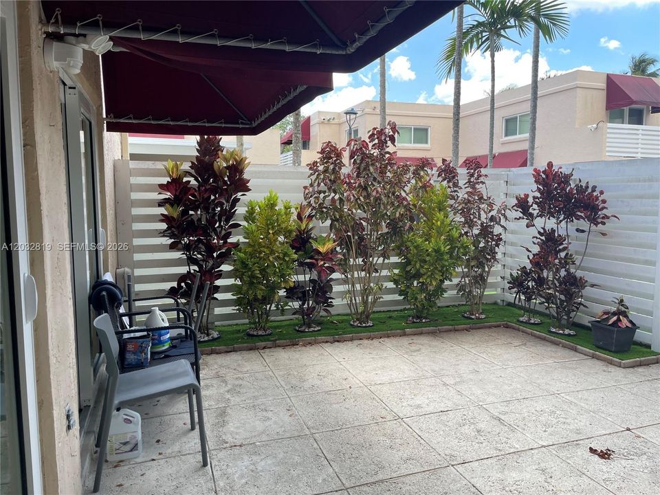 For Sale: $475,000 (3 beds, 2 baths, 1592 Square Feet)