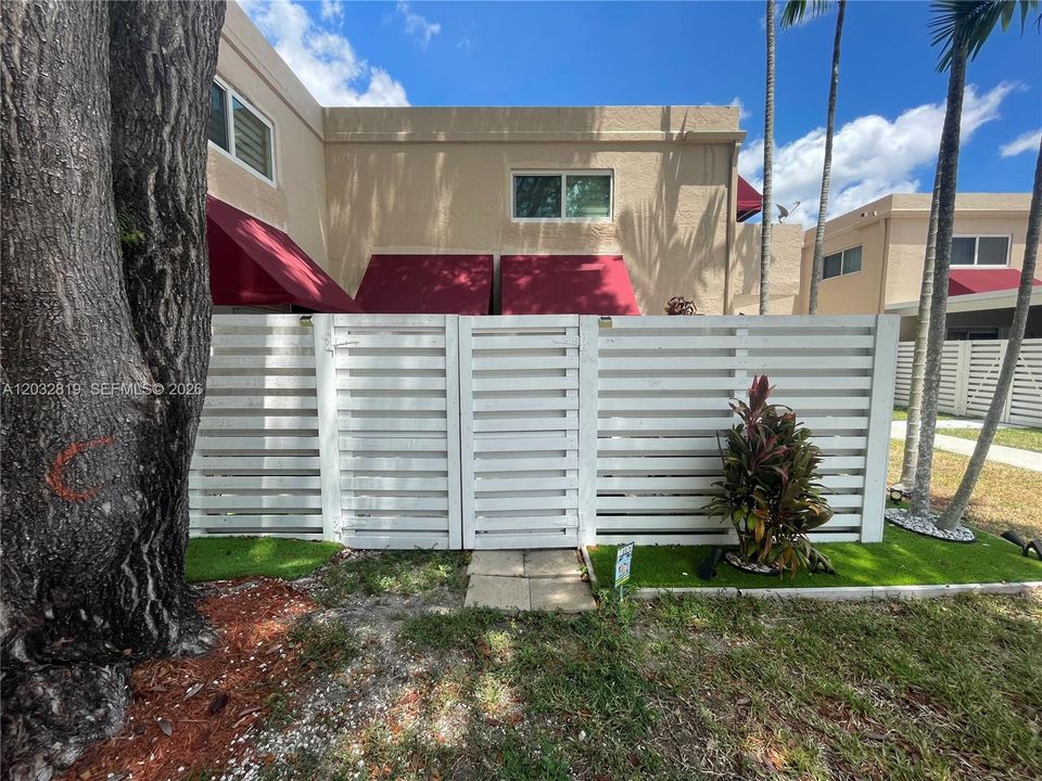For Sale: $475,000 (3 beds, 2 baths, 1592 Square Feet)