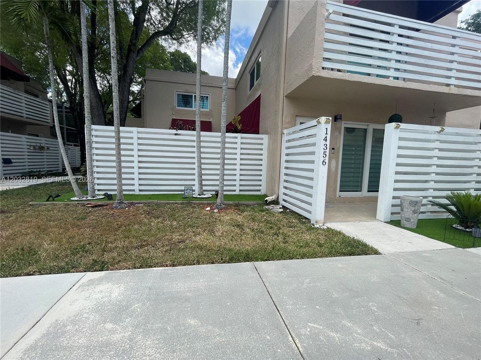 For Sale: $475,000 (3 beds, 2 baths, 1592 Square Feet)