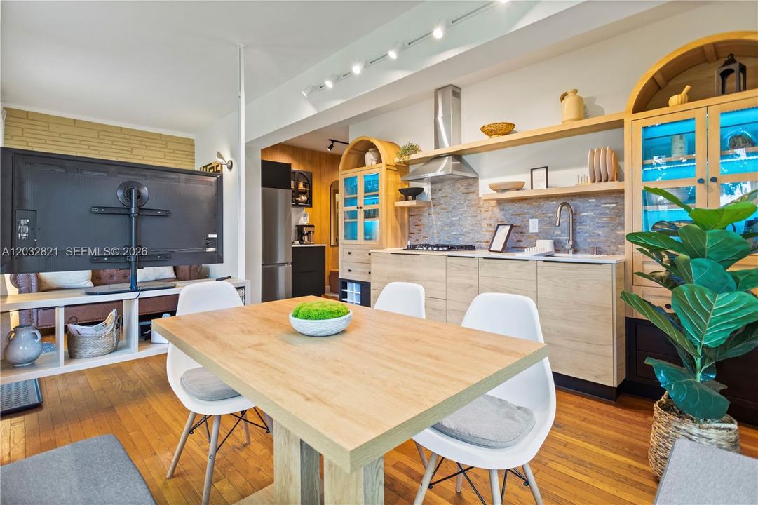 For Rent: $2,700 (2 beds, 1 baths, 0 Square Feet)