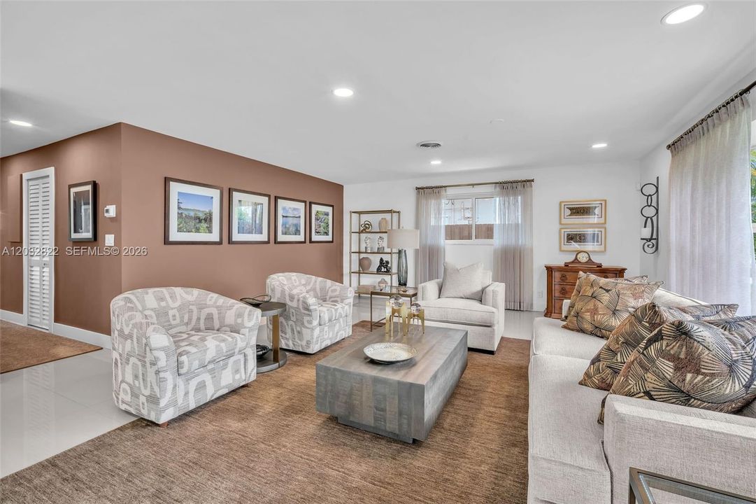 For Sale: $900,000 (3 beds, 2 baths, 1919 Square Feet)