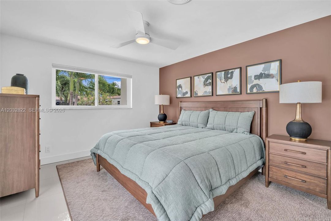 For Sale: $900,000 (3 beds, 2 baths, 1919 Square Feet)