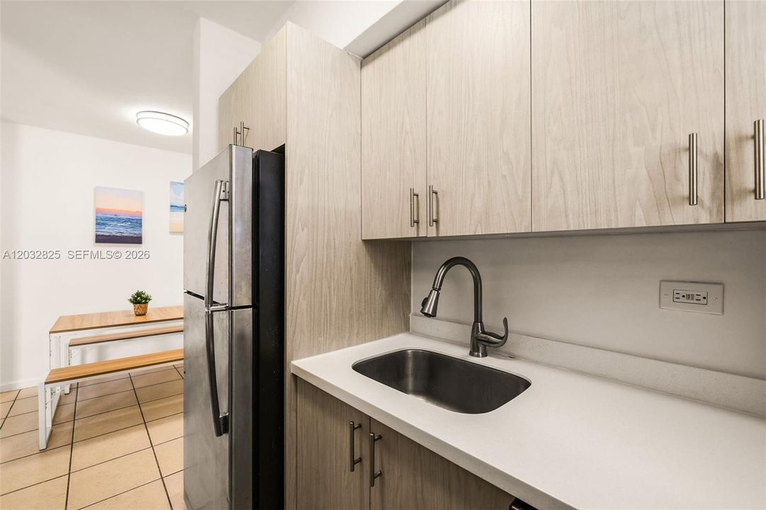 For Rent: $1,990 (1 beds, 1 baths, 10880 Square Feet)