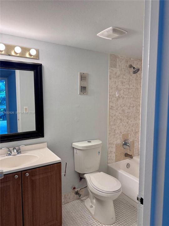 For Sale: $140,000 (1 beds, 1 baths, 720 Square Feet)