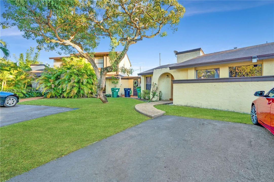 For Rent: $2,900 (3 beds, 2 baths, 1183 Square Feet)