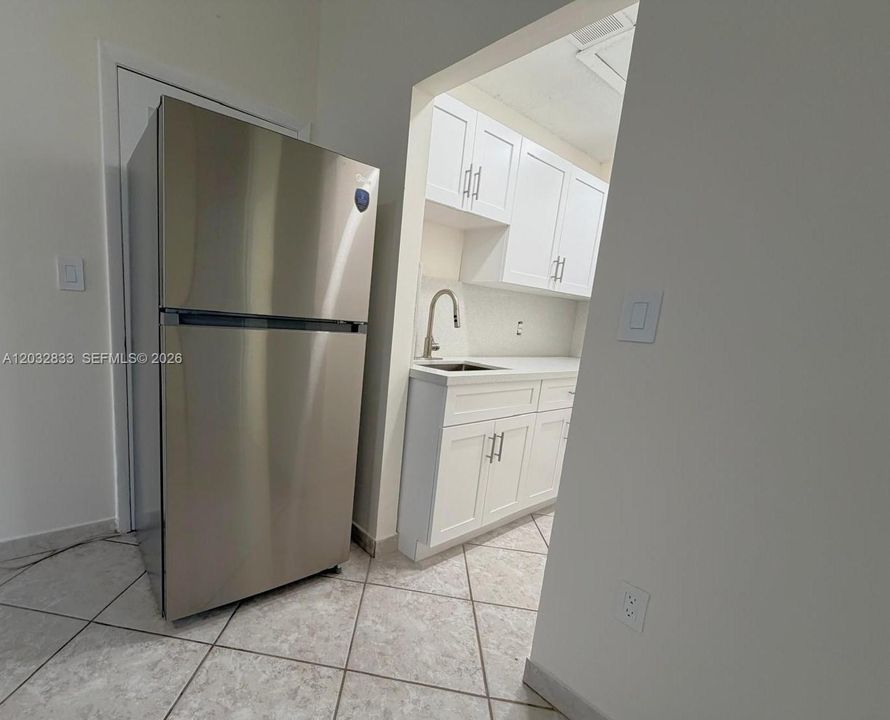 For Rent: $1,500 (0 beds, 1 baths, 275 Square Feet)