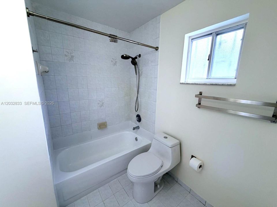 For Rent: $1,500 (0 beds, 1 baths, 275 Square Feet)
