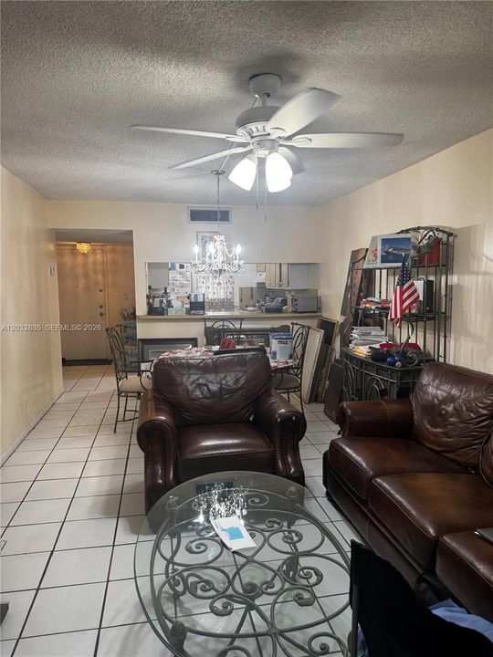 For Sale: $125,000 (1 beds, 1 baths, 750 Square Feet)