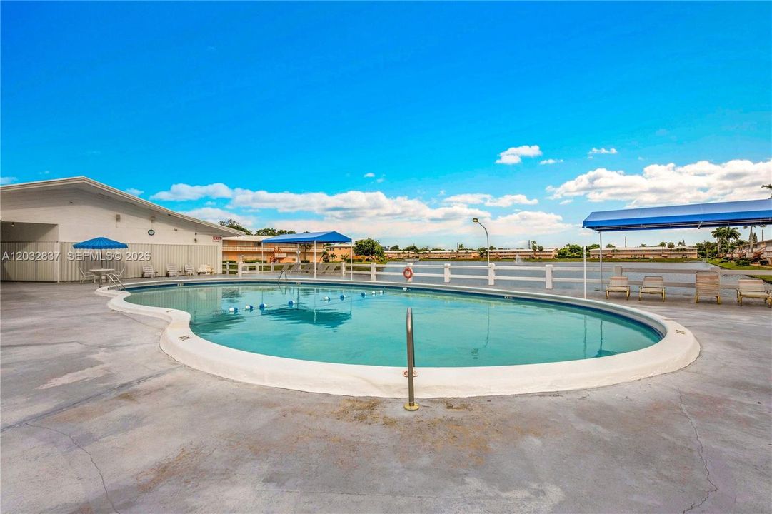 For Sale: $189,000 (2 beds, 1 baths, 848 Square Feet)