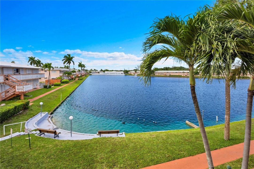 For Sale: $189,000 (2 beds, 1 baths, 848 Square Feet)