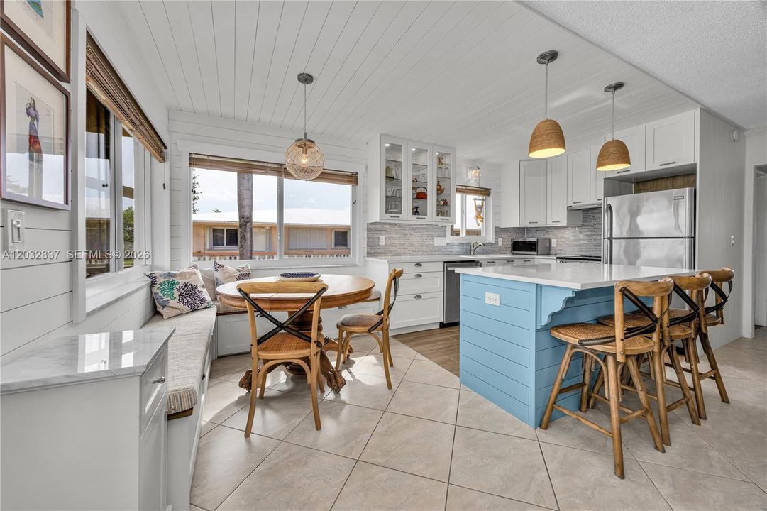 For Sale: $189,000 (2 beds, 1 baths, 848 Square Feet)