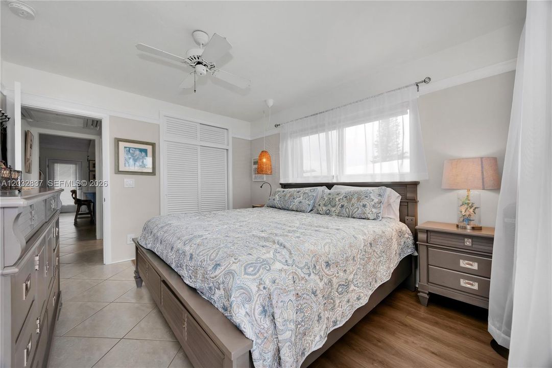 For Sale: $189,000 (2 beds, 1 baths, 848 Square Feet)
