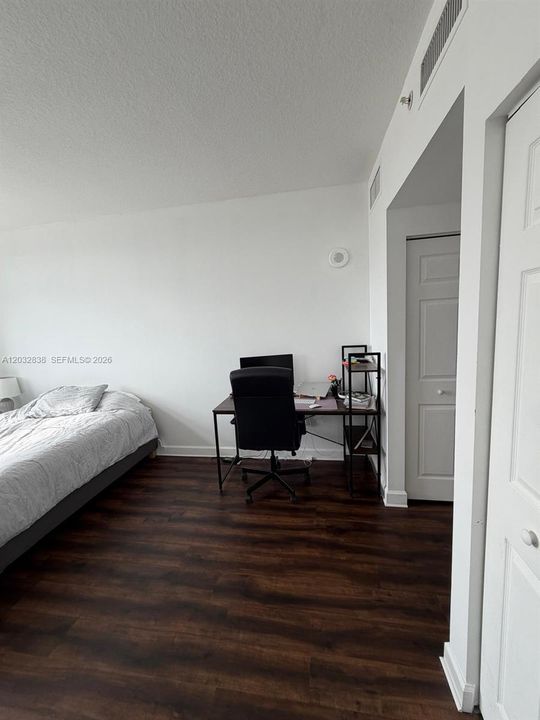 Active With Contract: $2,700 (2 beds, 2 baths, 1200 Square Feet)