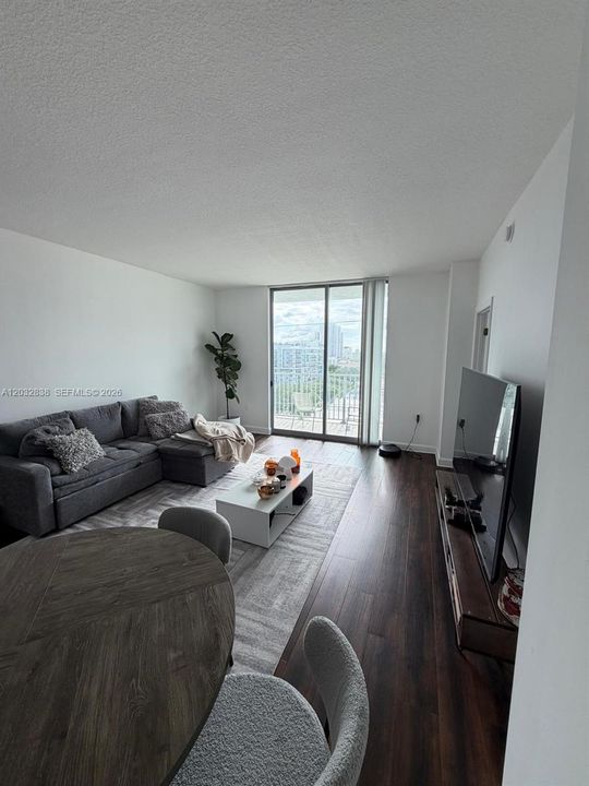 Active With Contract: $2,700 (2 beds, 2 baths, 1200 Square Feet)