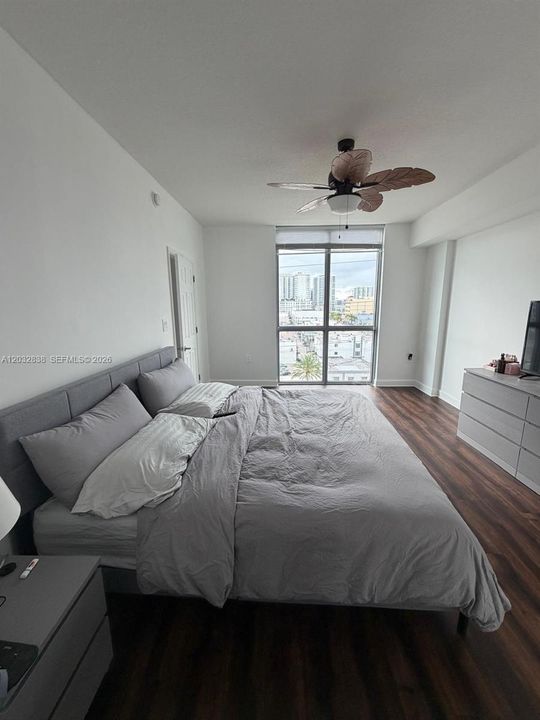 Active With Contract: $2,700 (2 beds, 2 baths, 1200 Square Feet)