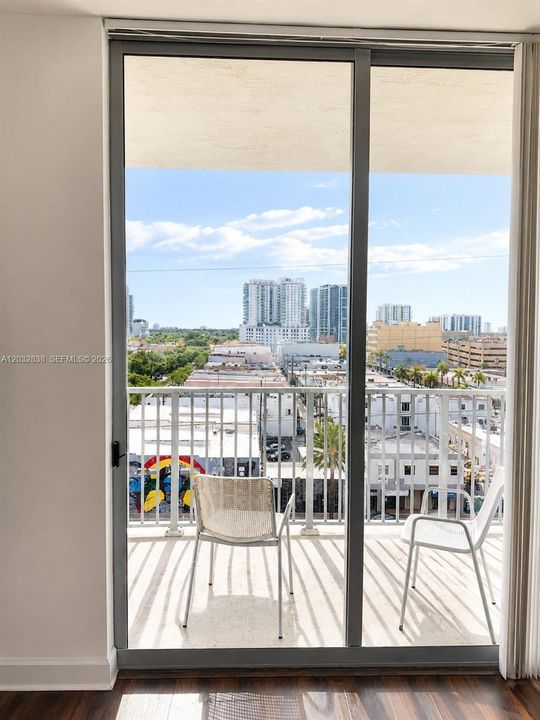 Active With Contract: $2,700 (2 beds, 2 baths, 1200 Square Feet)