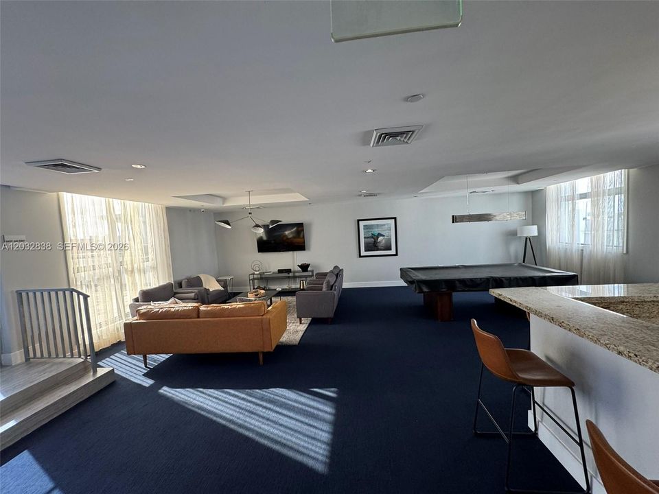 Active With Contract: $2,700 (2 beds, 2 baths, 1200 Square Feet)