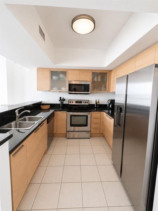 Active With Contract: $2,700 (2 beds, 2 baths, 1200 Square Feet)