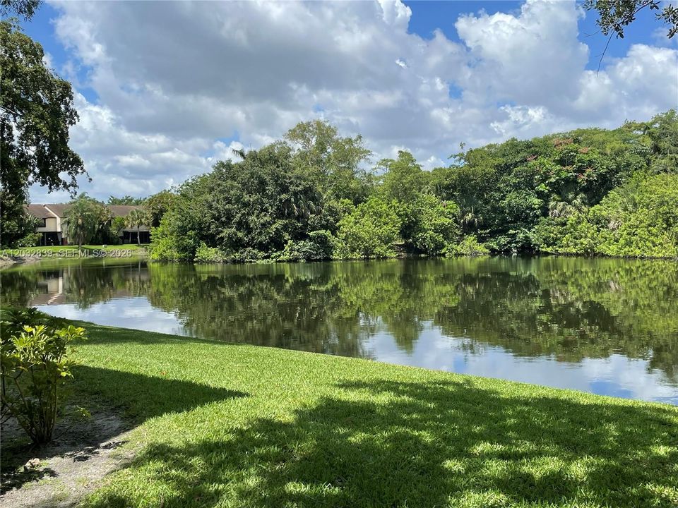 For Sale: $284,900 (2 beds, 2 baths, 1254 Square Feet)